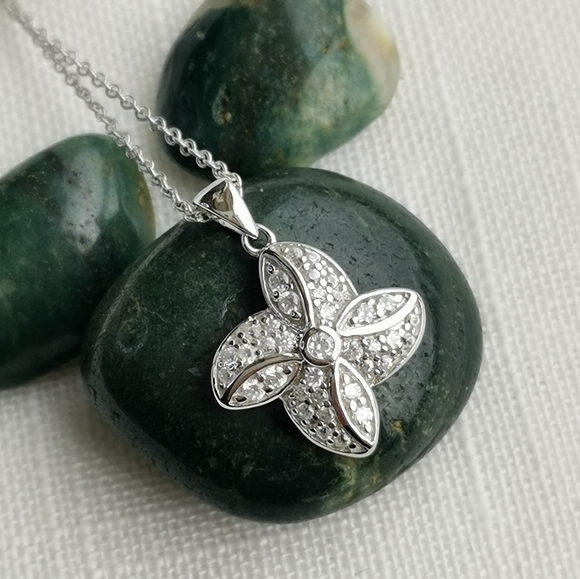 NEW, Sterling Silver CZ plumeria flower pendant necklace - Picture 7 of 7